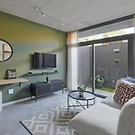 Six On N - Fluent Serviced Apartments