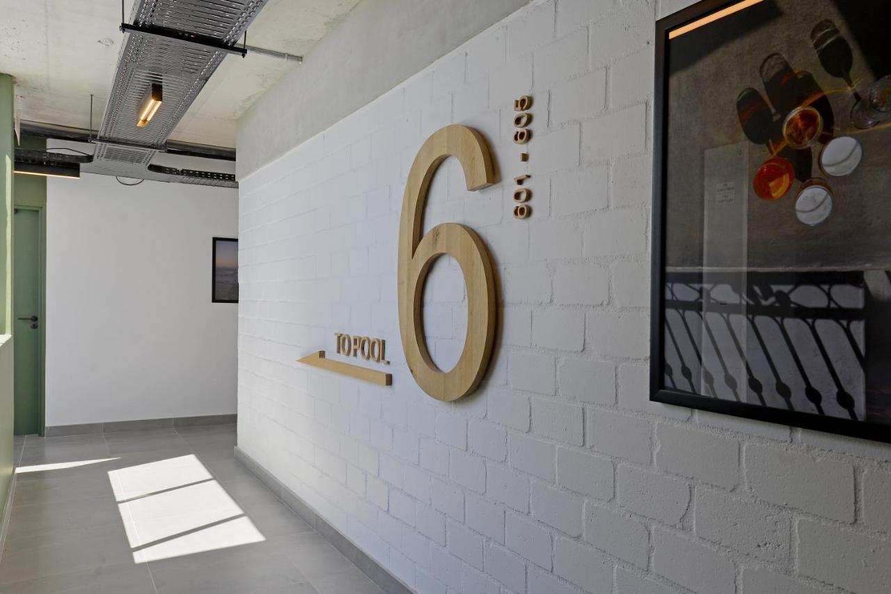 Six On N - Fluent Serviced Apartment