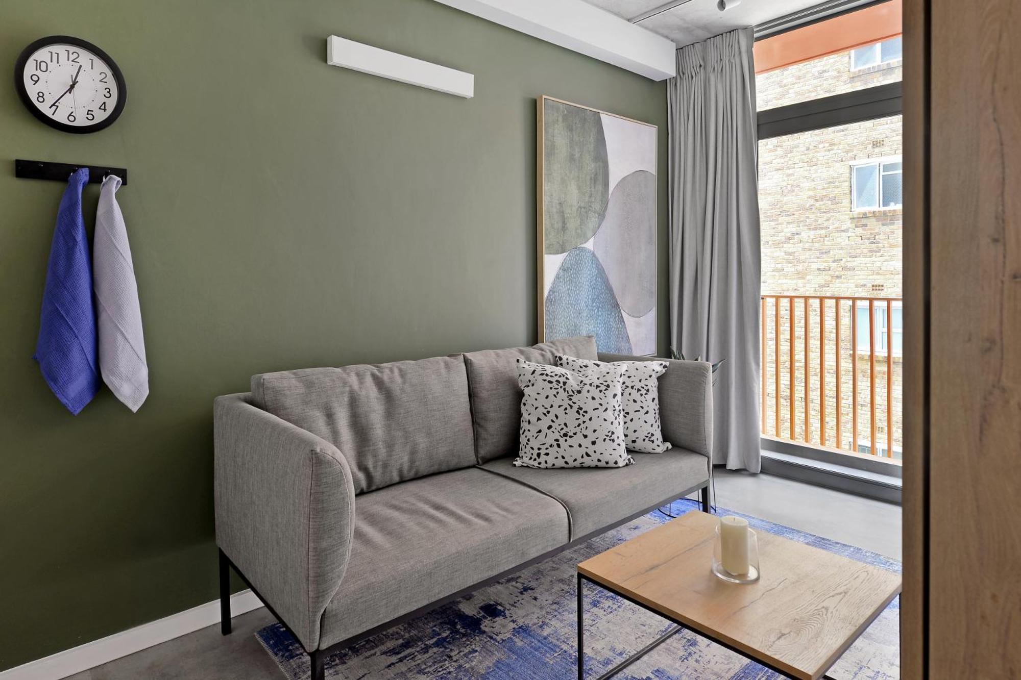 Six On N - Fluent Serviced Apartment