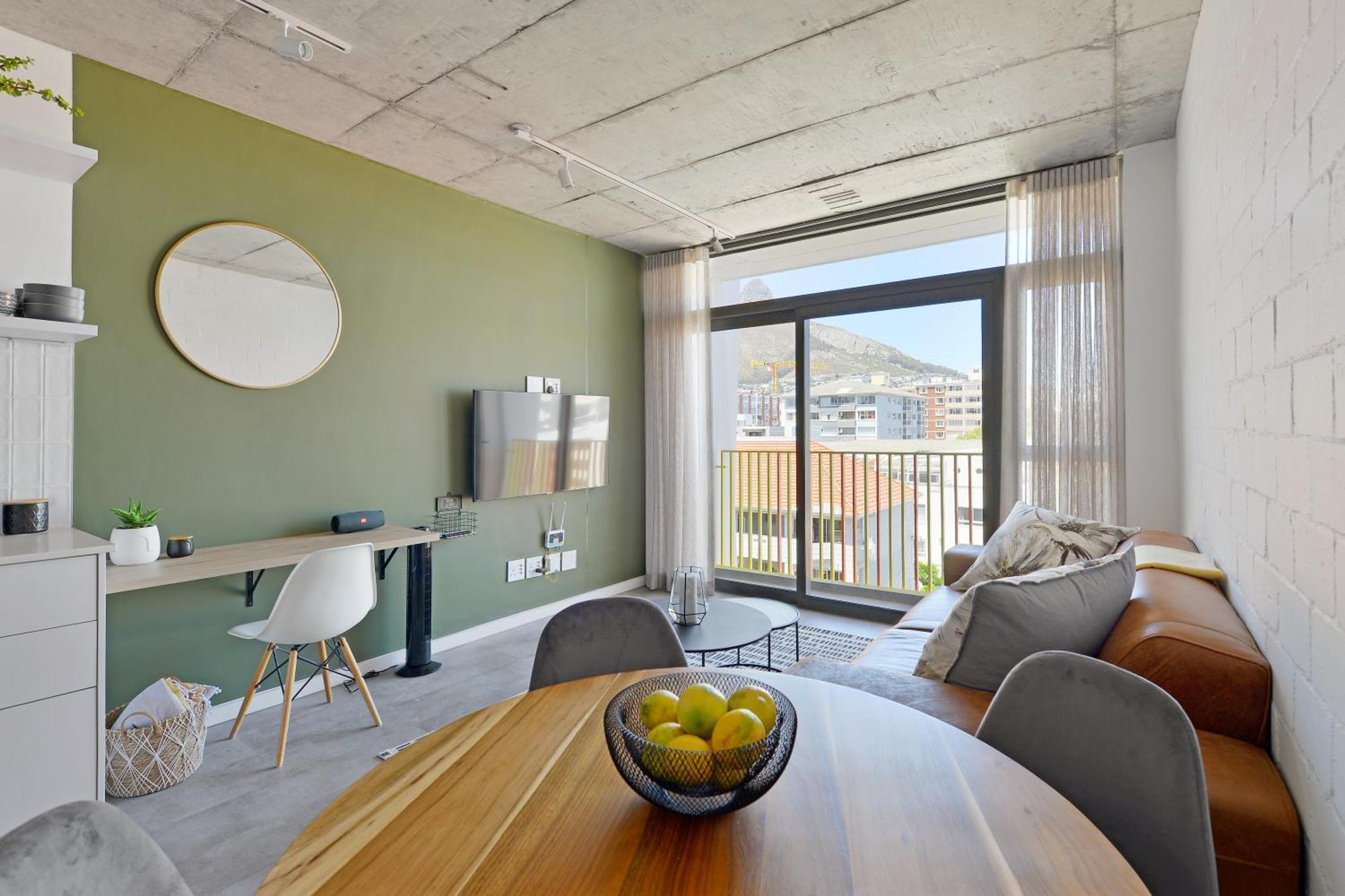 Six On N - Fluent Serviced Apartment