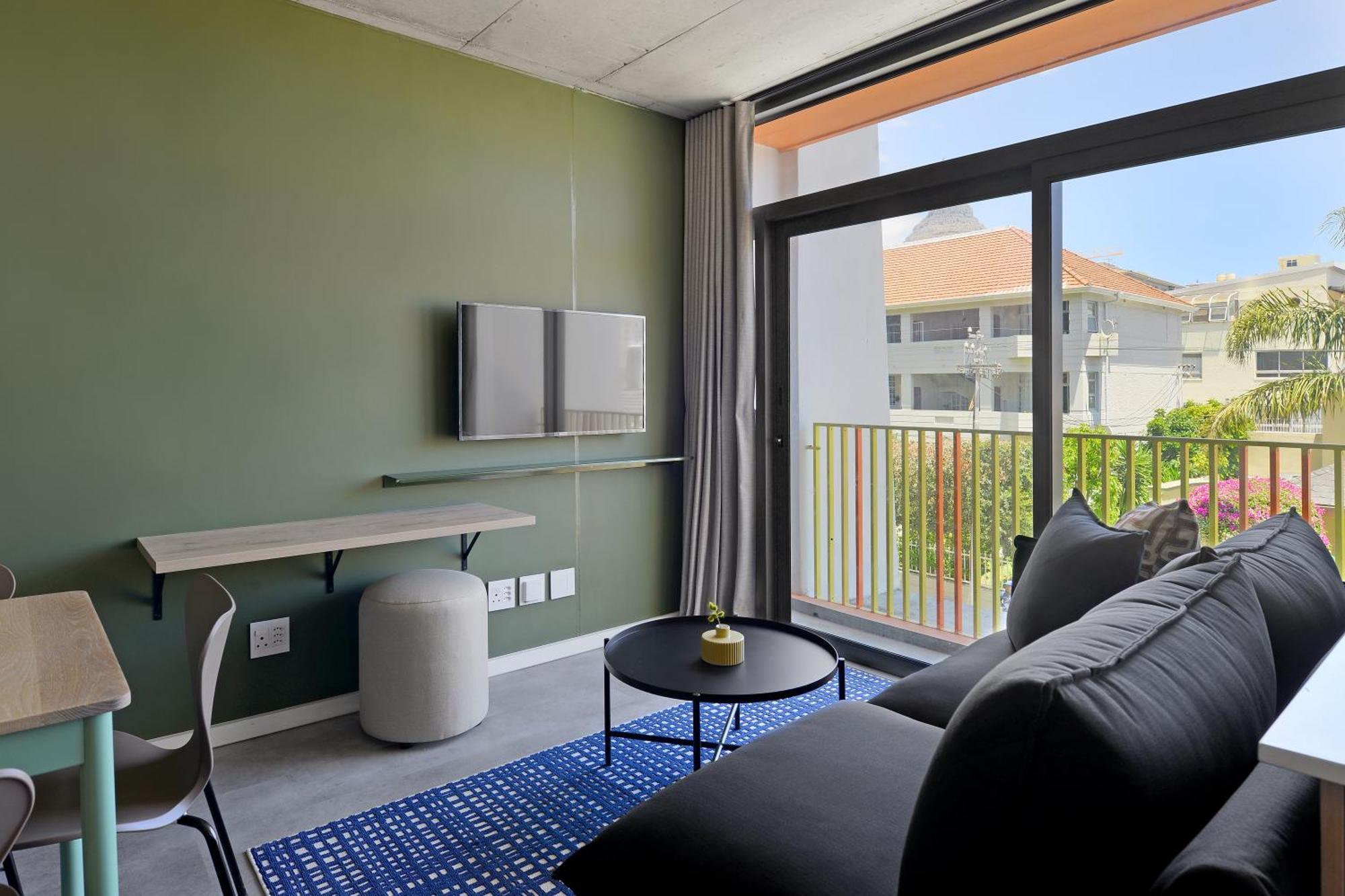 Six On N - Fluent Serviced Apartment *