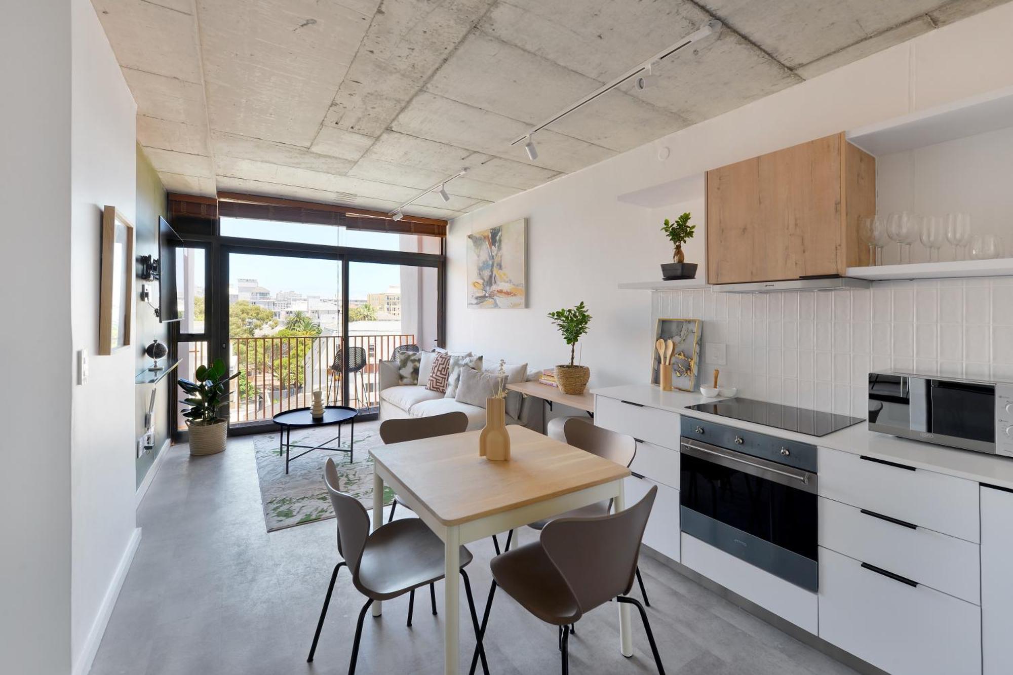 Six On N - Fluent Serviced Apartment